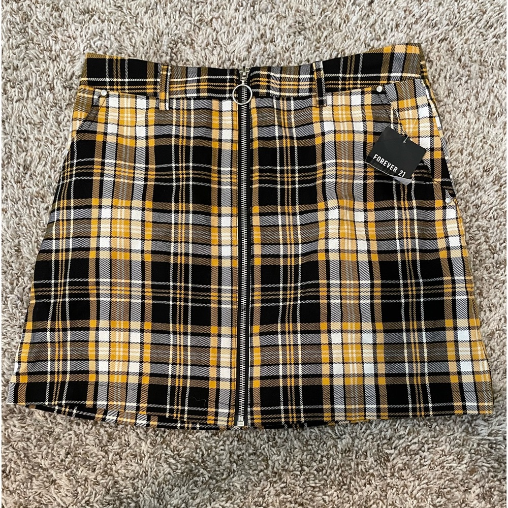 super cute plaid mini skirt (yellow/black/white)

TAGS STILL ON!!